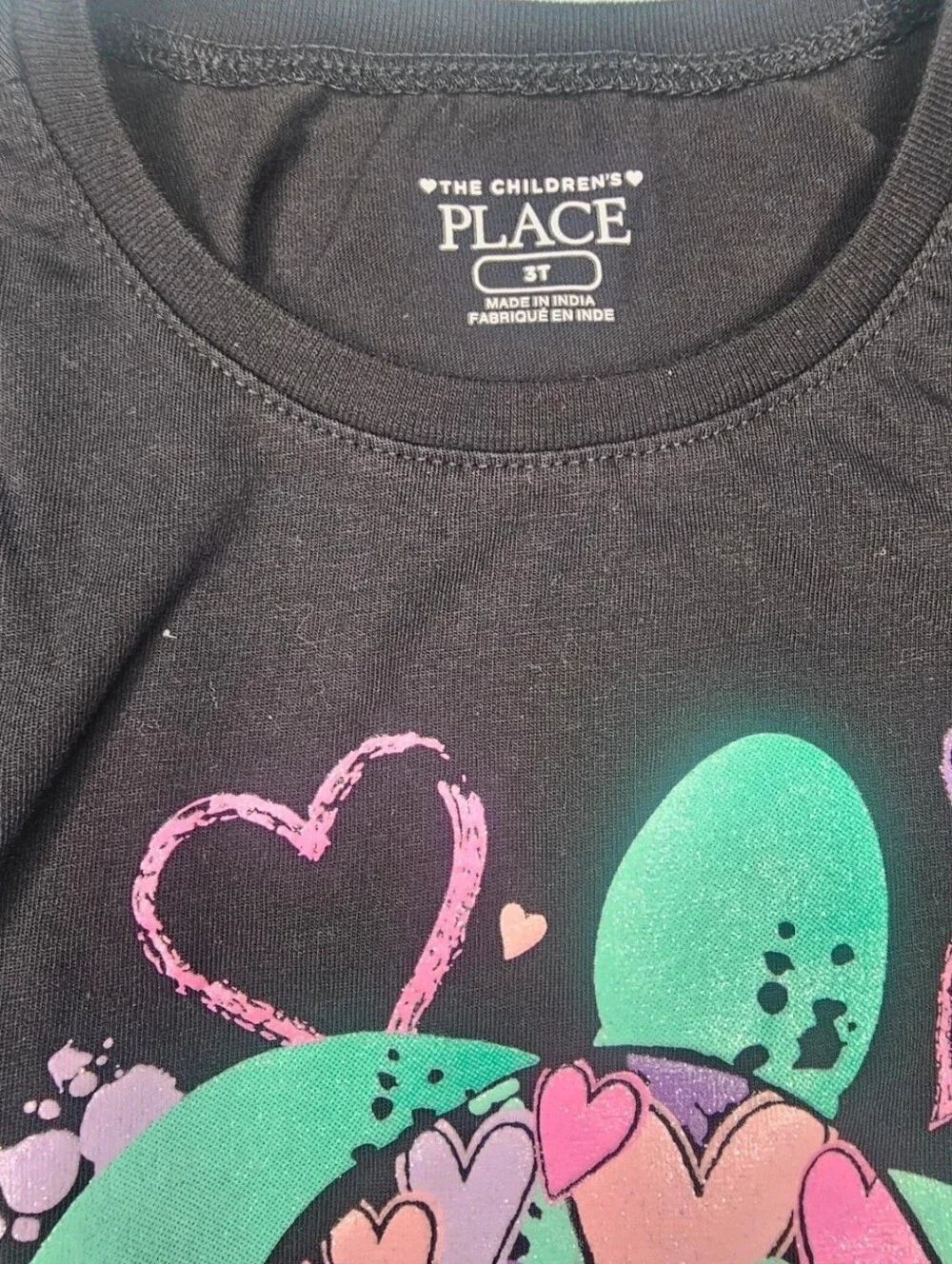 The Children's Place Black Tee with Heart Turtle Graphic 3T